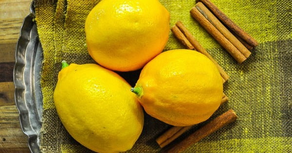  Scorțișoară cu suc de lămâie – Iată cum vă poate ajuta această combinație