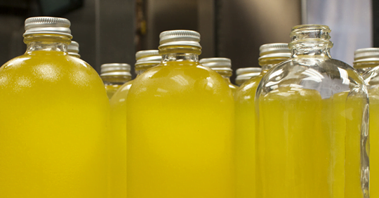  Cea mai vindecătoare apă pentru glanda tiroidă, creier și ficat. Apă de turmeric.