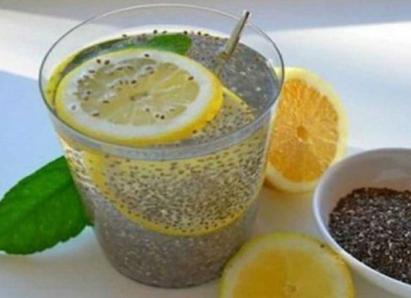  Semințe de chia și lămâie . Vă va ajuta să evitați gripa, acumularea de grăsimi și să vă detoxificați corpul.