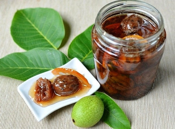  Mai multe rețete de dulceață de nuci verzi