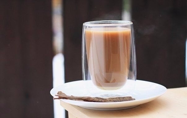  Laptele cu diverse condimente: stimulează creierul, ameliorează depresia ,oboseala și alte beneficii.