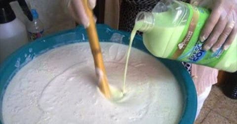  Iată cum să faceți   un balsam de casă natural și economic