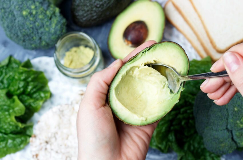  Avocado crud se coace în 10 minute – o soluție ingenioasă pentru a se coace  cu ușurință