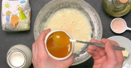  Mască de frumusețe japoneza din miere, amidon și sare, care hrănește, uniformizează nuanța pielii, reduce vizibil apariția petelor de vârstă.