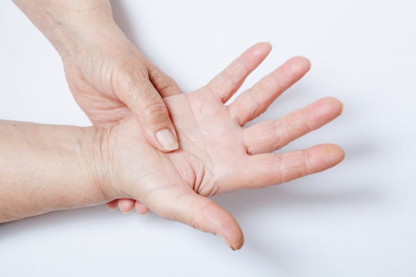  Diagnosticul bolilor dupa culoarea, aspectul si starea mâinilor și palmelor