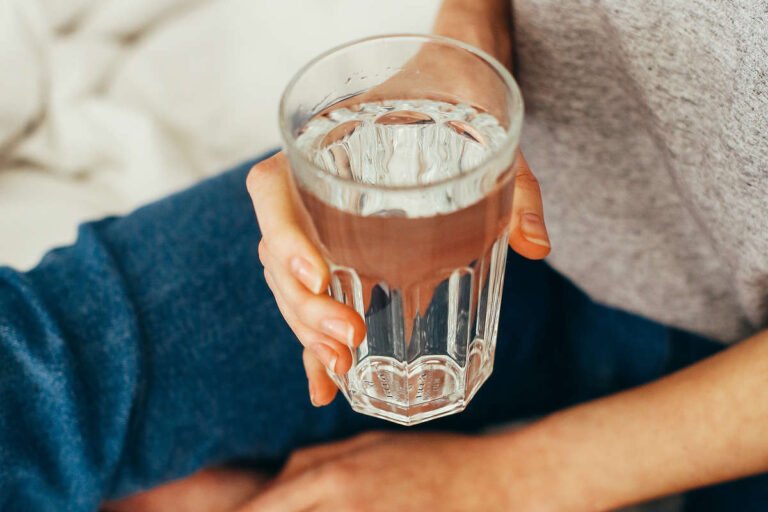  Endocrinolog : durerea de cap și oboseala pot indica deshidratare.Efecte și simptome