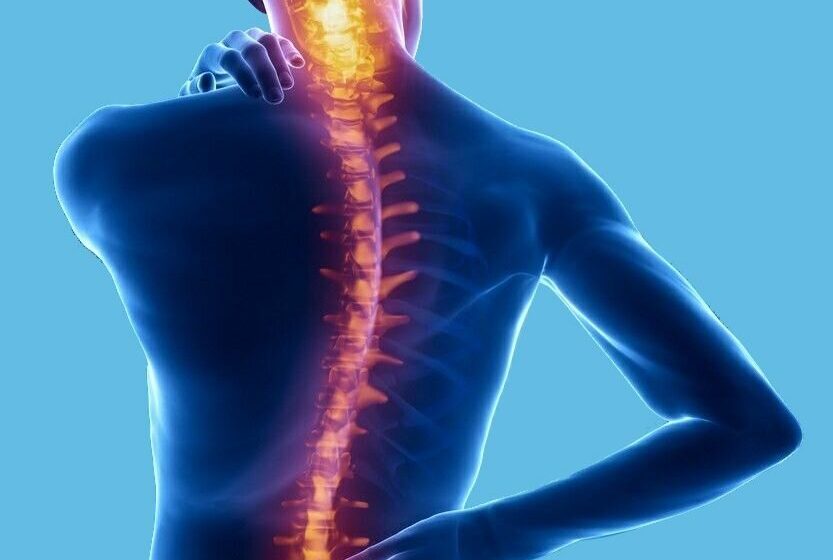  Cum să înțelegi că ai scolioză și ce să faci în privința ei?