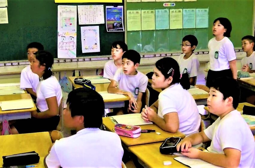  Școala în Japonia-formarea caracterului frumos este pe primul loc.Sunt educaţi să respecte persoanele din jur şi să fie blânzi cu animalele şi natura.