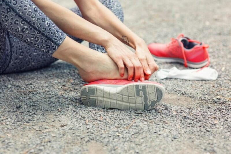  De ce mă dor picioarele ? Top 11 motive care nu ne vin imediat în minte