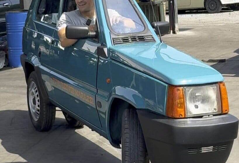  Acesta nu este Photoshop sau o iluzie optică. Aceasta este cea mai îngustă mașină din lume!