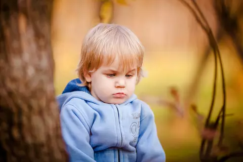  Autism – „Trăiesc în lumea ta fără să vorbesc” – Mărturia șocantă a unui  tânăr din spectrul autist.