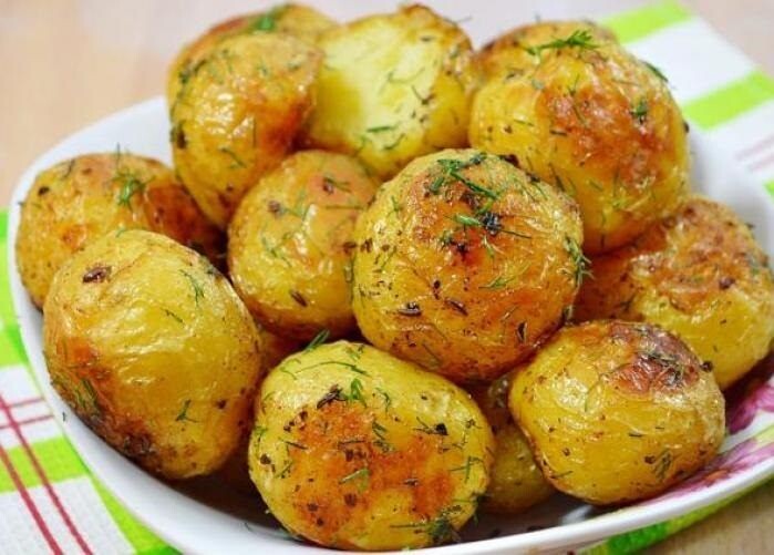  Cartofii sunt cheia pentru orice. 6 moduri de a-i face delicioși, chiar si atunci cand nu ai chef să gătești.