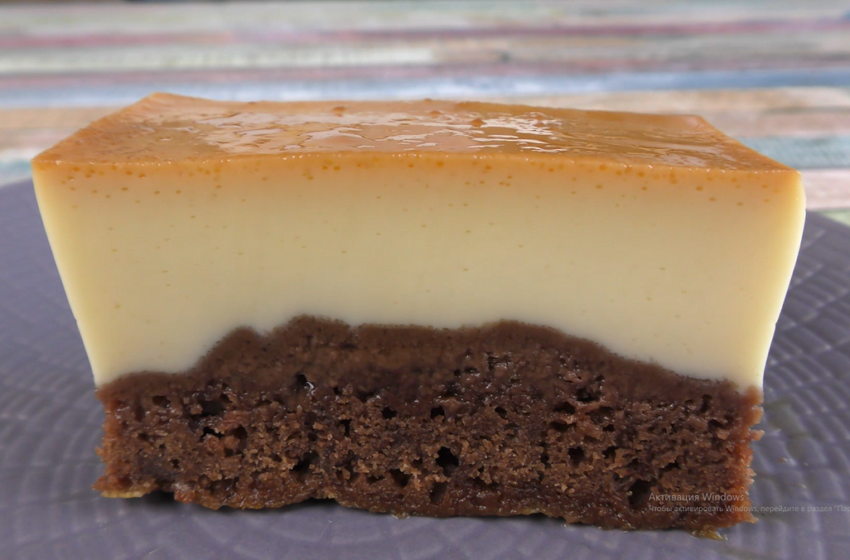  La coacere, aluatul se separă în cremă și pandișpan. Un super desert făcut din ingrediente simple. Chocoflan sau crème caramel.